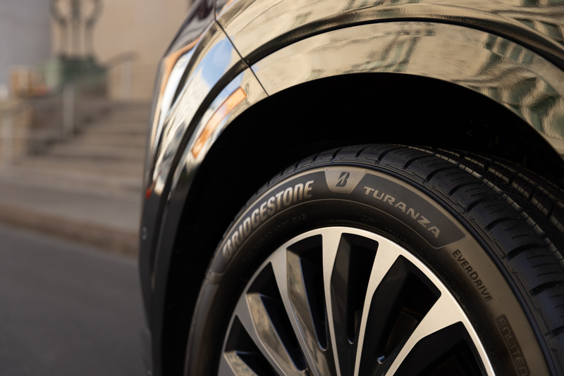 Viagem no fim de ano? Confira as dicas para saber quando trocar os pneus